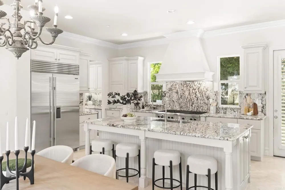 647 Lynwood Dr Encinitas, CA 92024