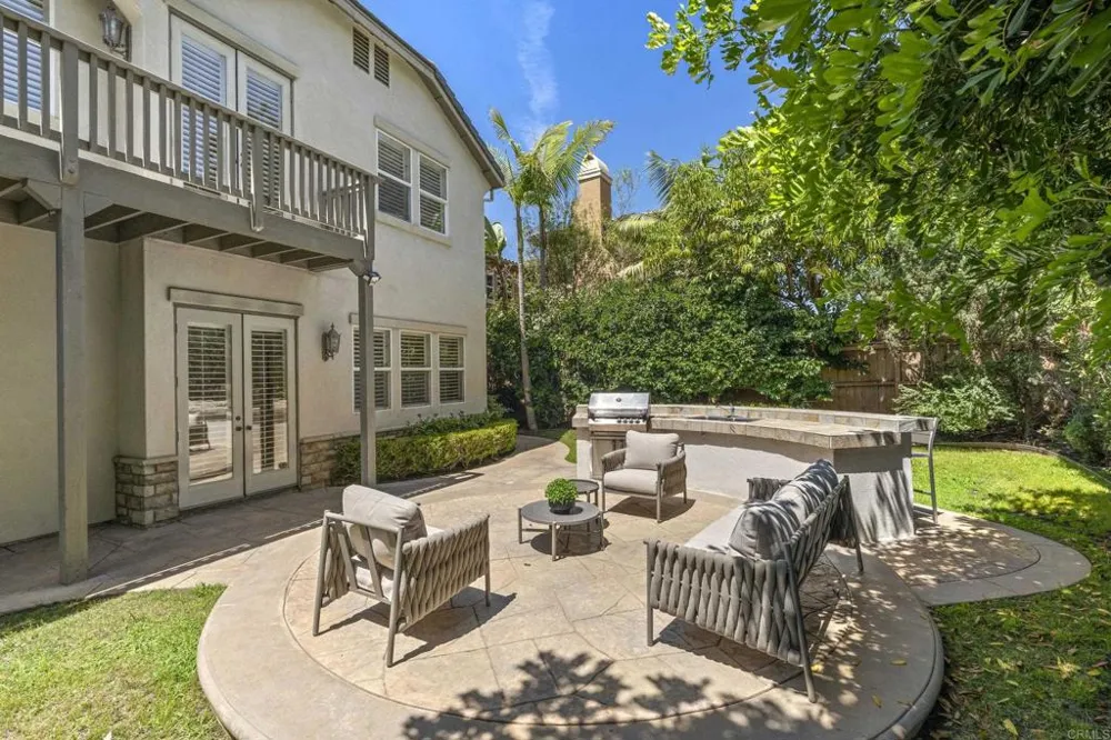 647 Lynwood Dr Encinitas, CA 92024