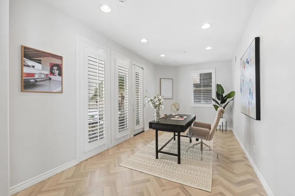 647 Lynwood Dr Encinitas, CA 92024