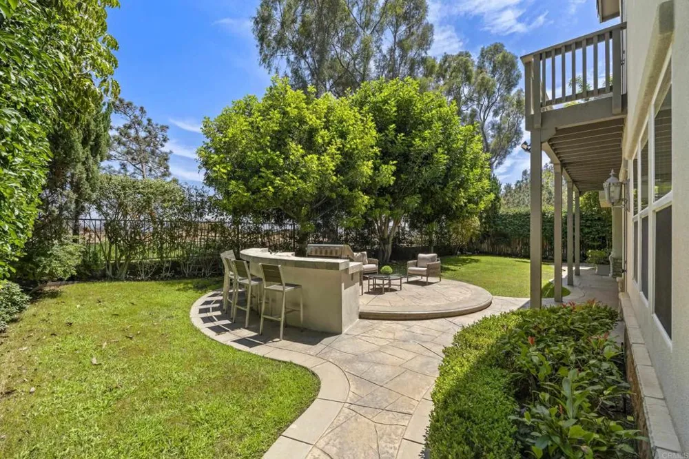 647 Lynwood Dr Encinitas, CA 92024