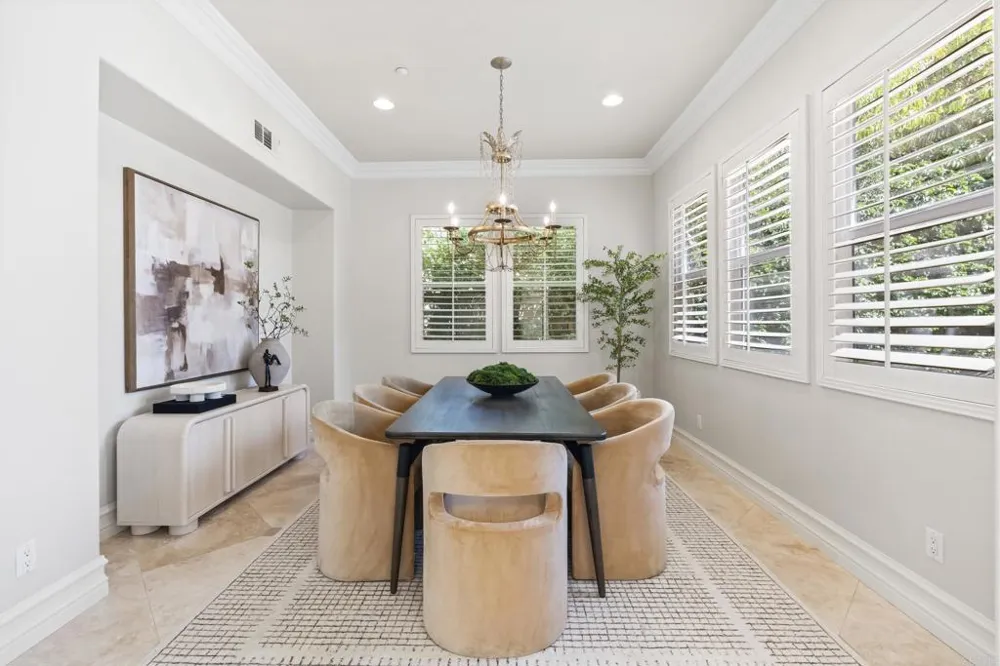 647 Lynwood Dr Encinitas, CA 92024