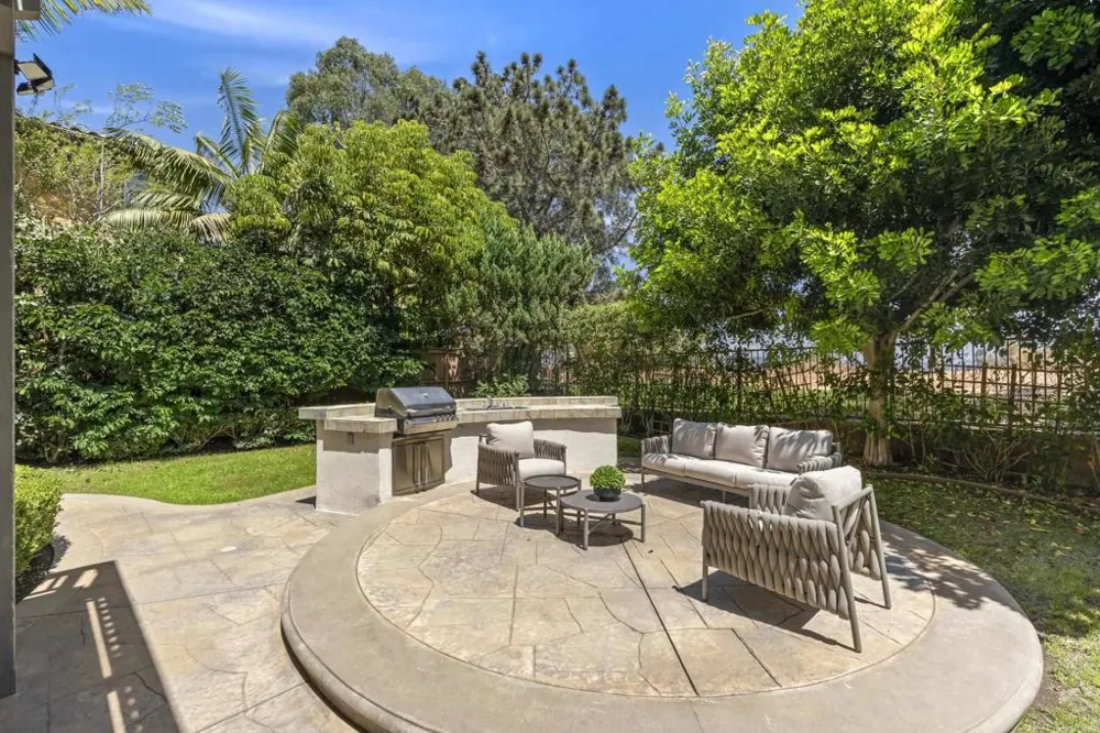 647 Lynwood Dr Encinitas, CA 92024