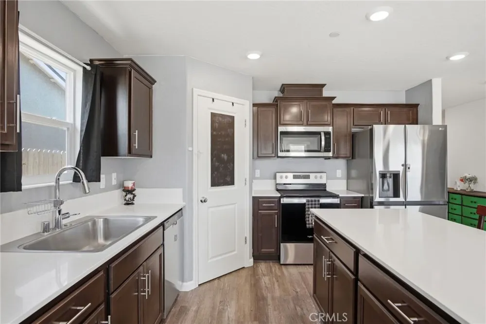 670 Elizabeth Court Merced, CA 95341