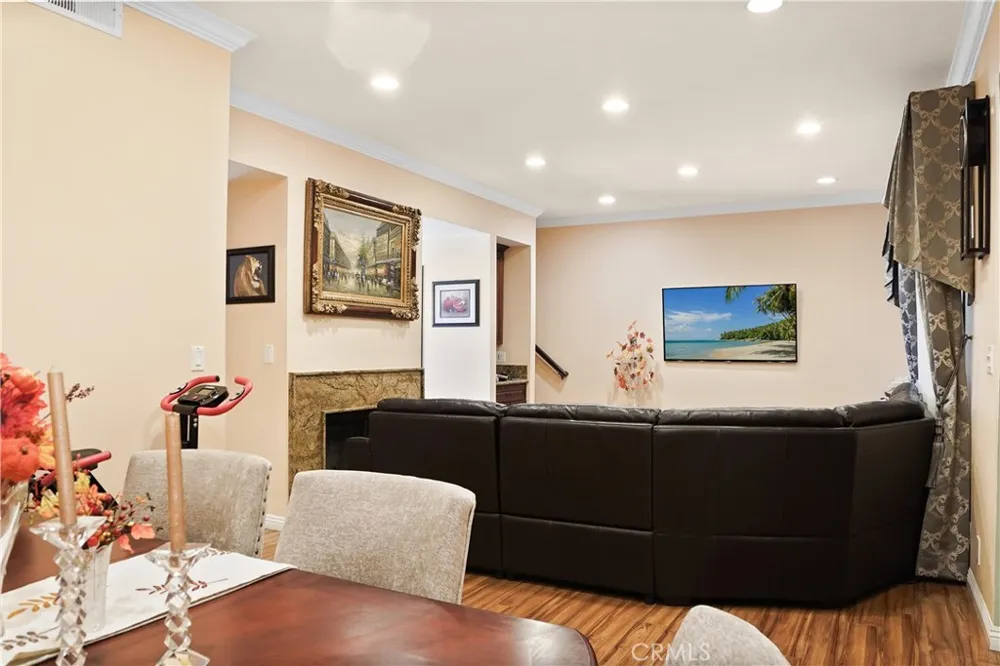 14239 Sherman Way #3 Van Nuys, CA 91405