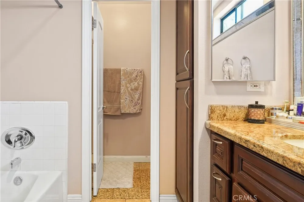 14239 Sherman Way #3 Van Nuys, CA 91405