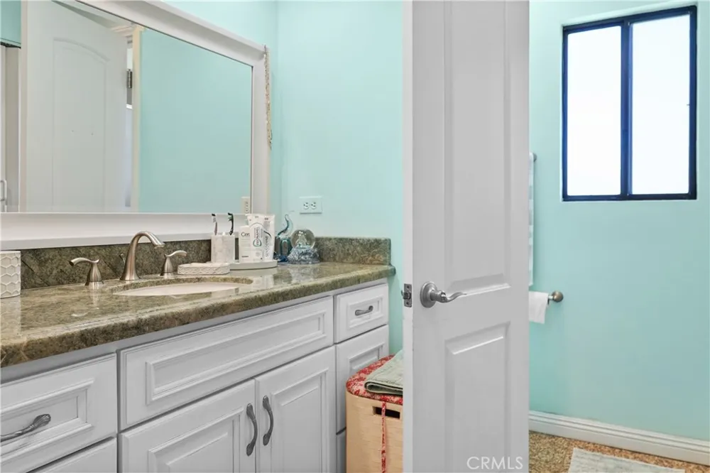 14239 Sherman Way #3 Van Nuys, CA 91405