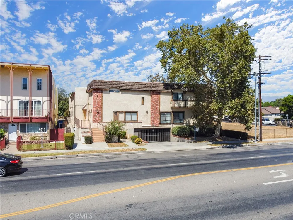 14239 Sherman Way #3 Van Nuys, CA 91405