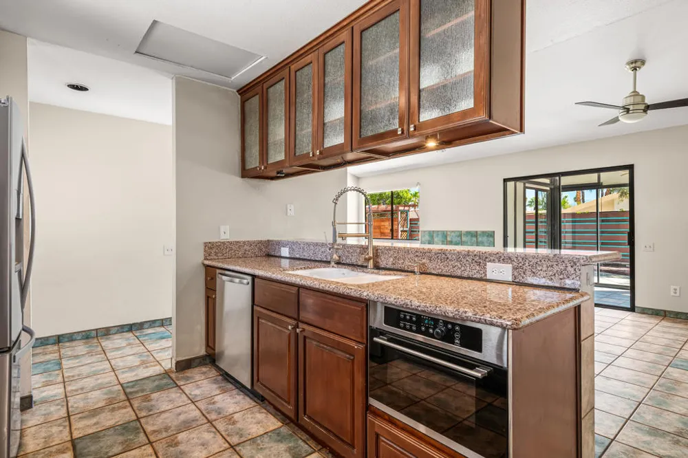 1351 E Luna Way Palm Springs, CA 92262