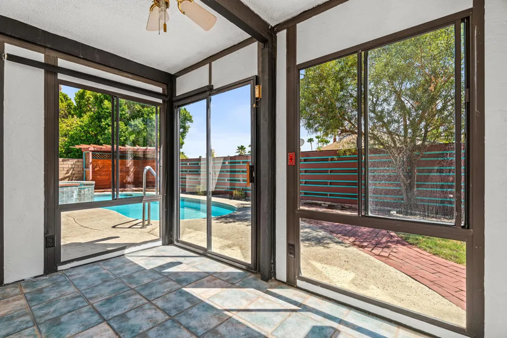 1351 E Luna Way Palm Springs, CA 92262