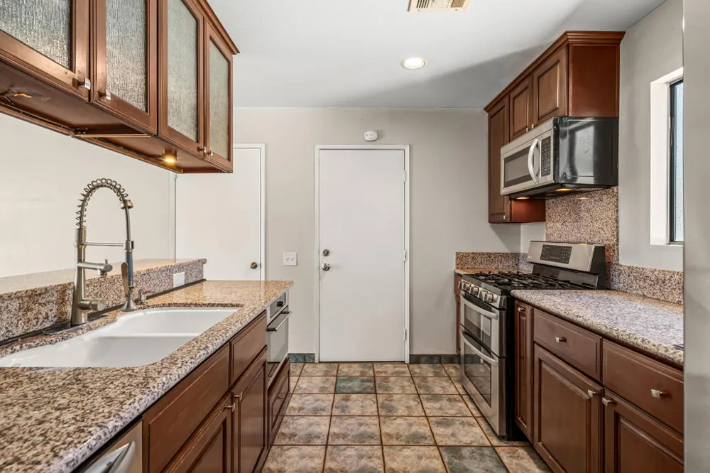 1351 E Luna Way Palm Springs, CA 92262