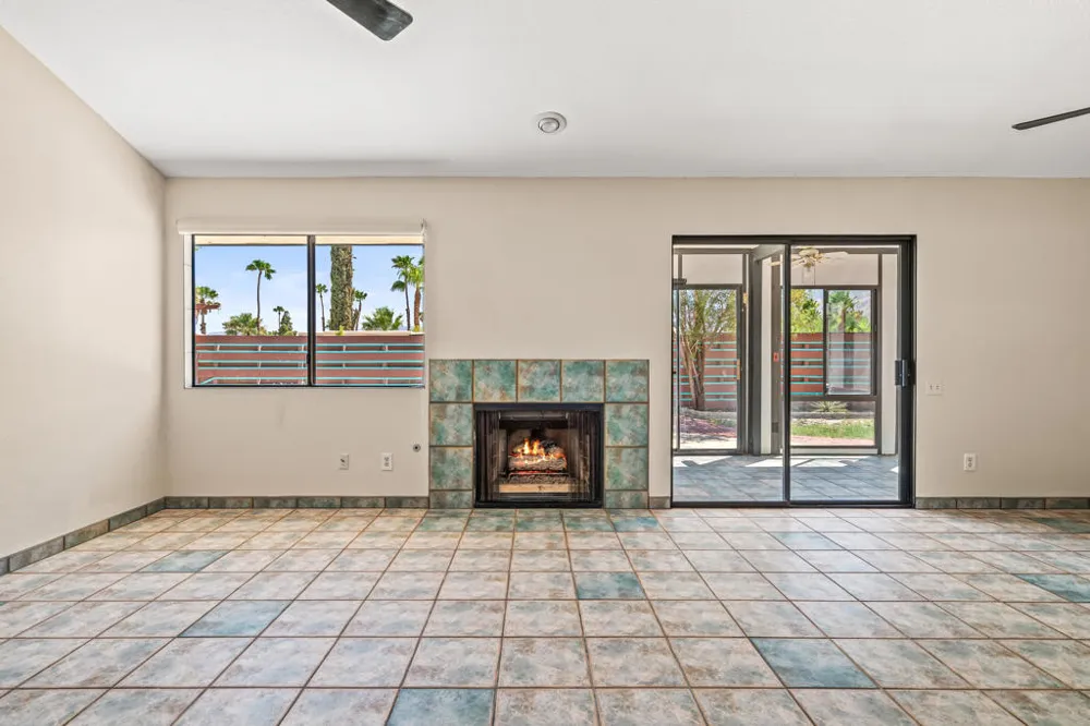 1351 E Luna Way Palm Springs, CA 92262