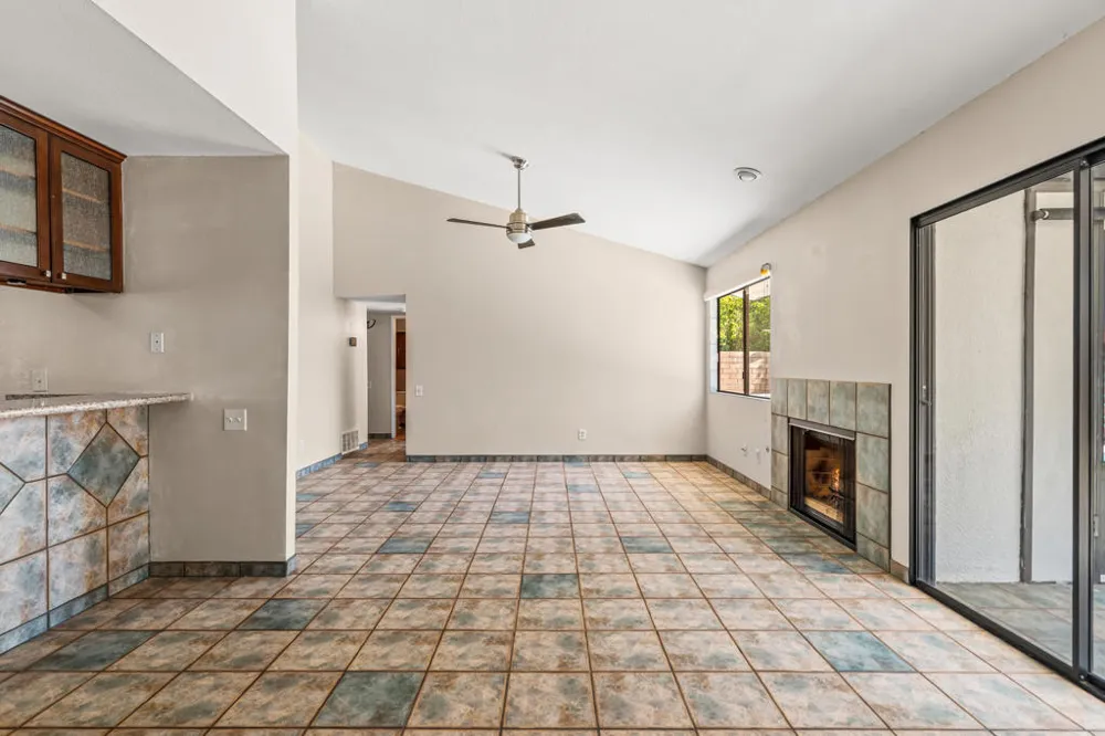 1351 E Luna Way Palm Springs, CA 92262