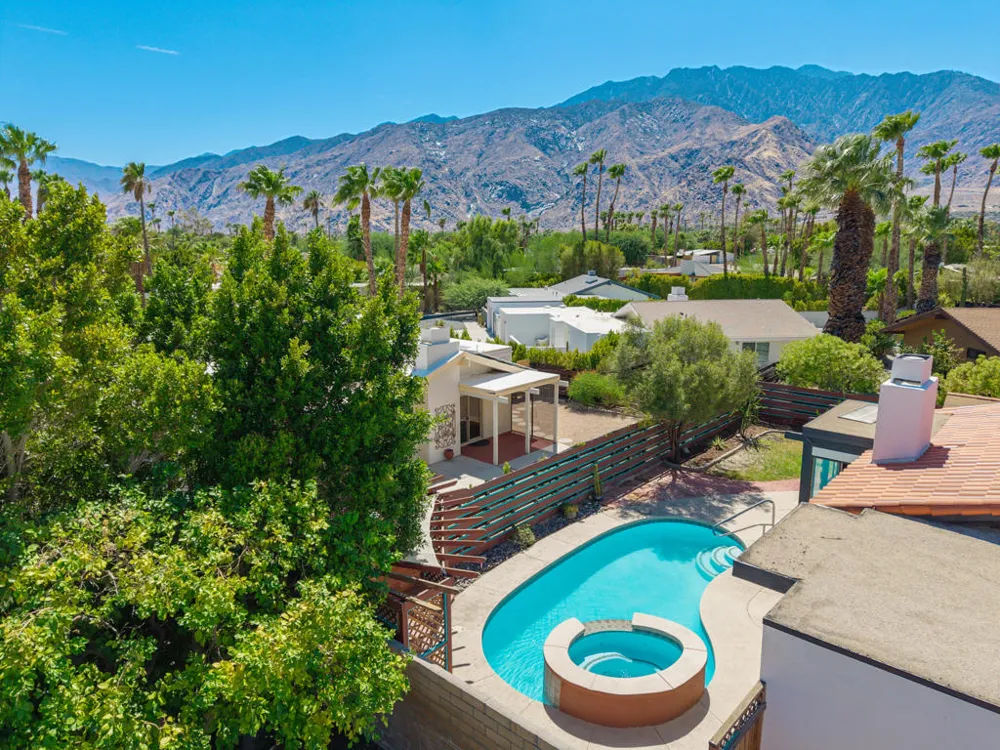 1351 E Luna Way Palm Springs, CA 92262