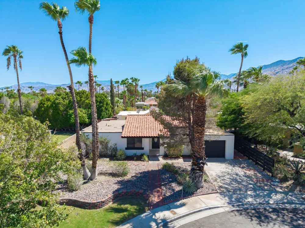1351 E Luna Way Palm Springs, CA 92262