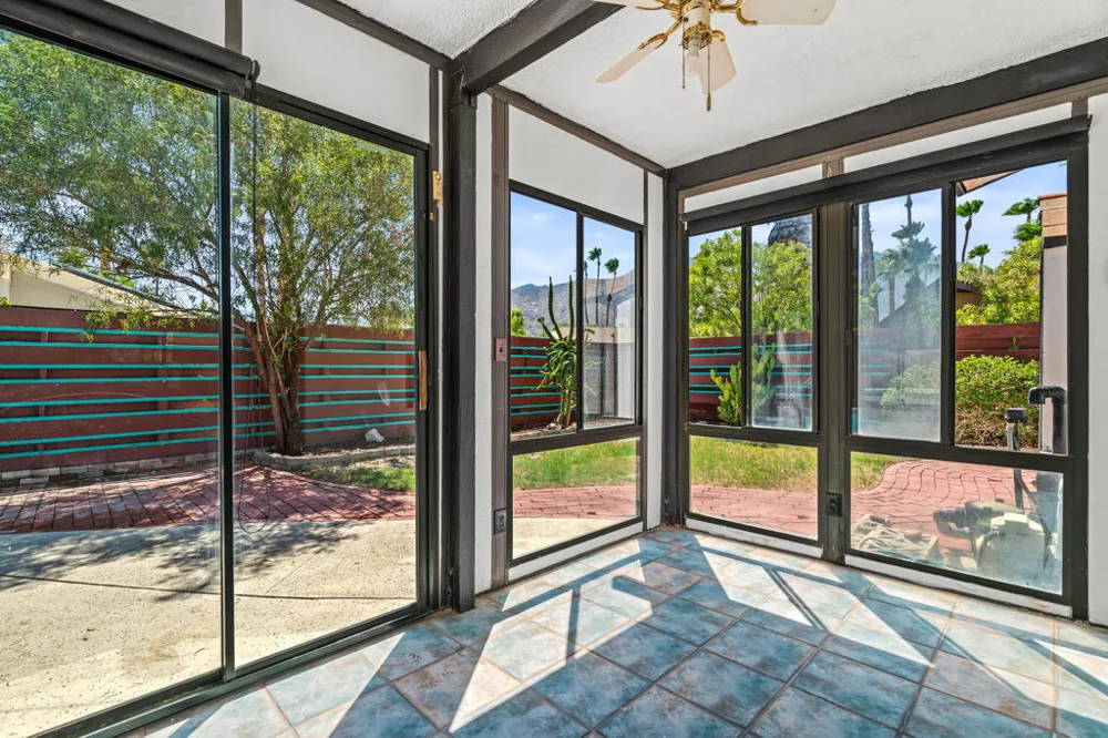 1351 E Luna Way Palm Springs, CA 92262