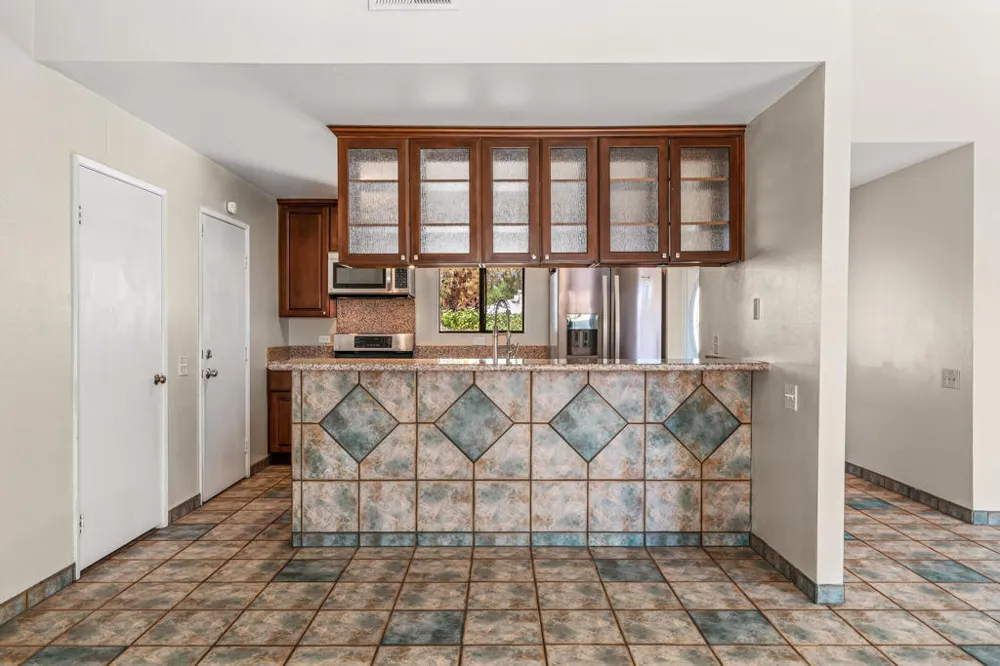 1351 E Luna Way Palm Springs, CA 92262