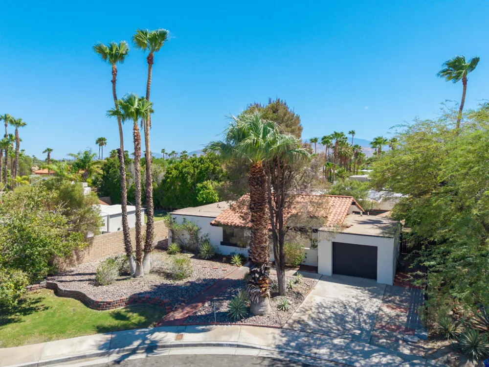 1351 E Luna Way Palm Springs, CA 92262