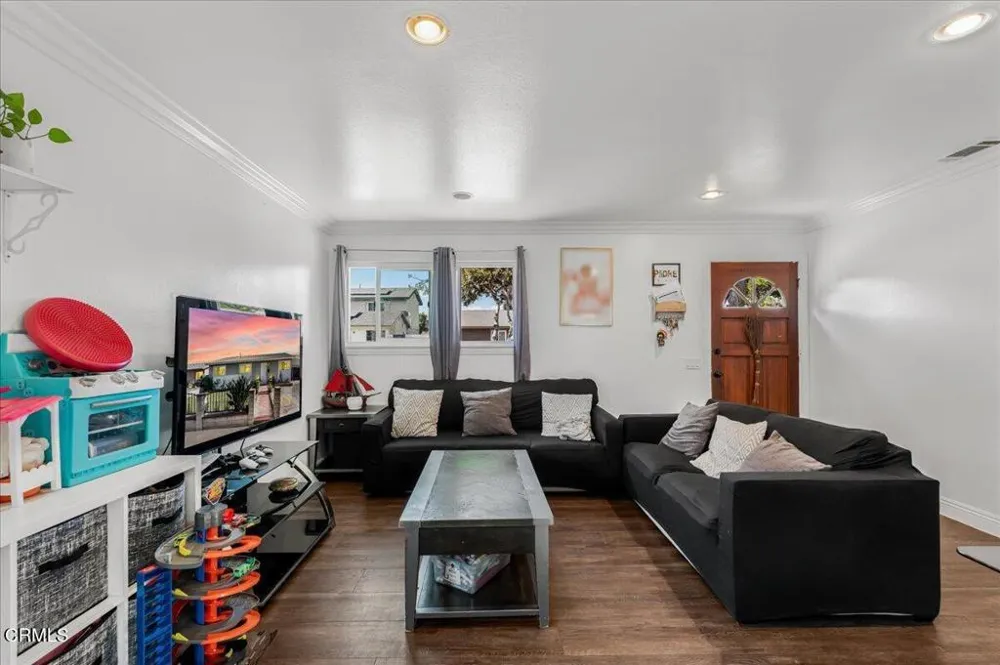 1844 Macarthur Place Oxnard, CA 93033