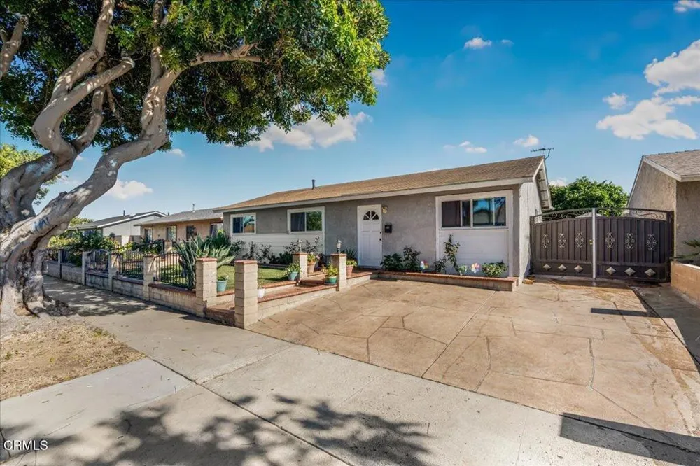 1844 Macarthur Place Oxnard, CA 93033