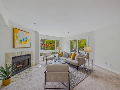 1271 Poplar Avenue #209