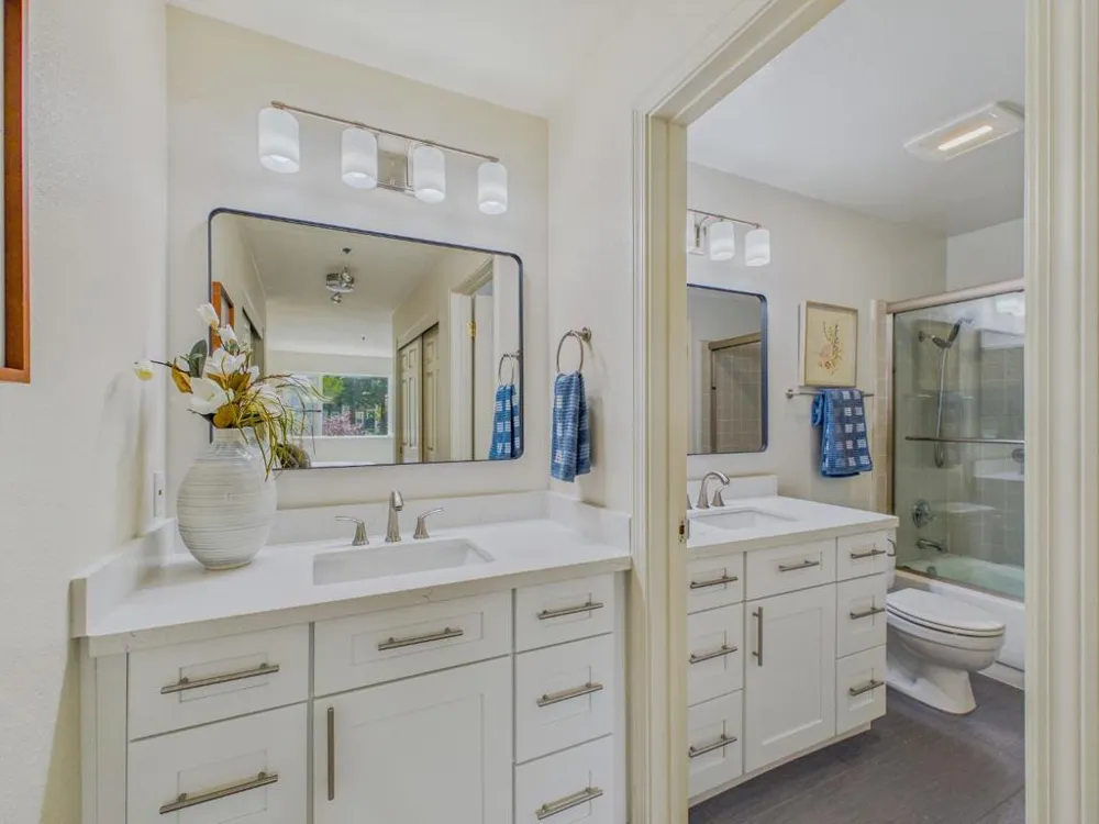 1271 Poplar Avenue #209 Sunnyvale, CA 94086