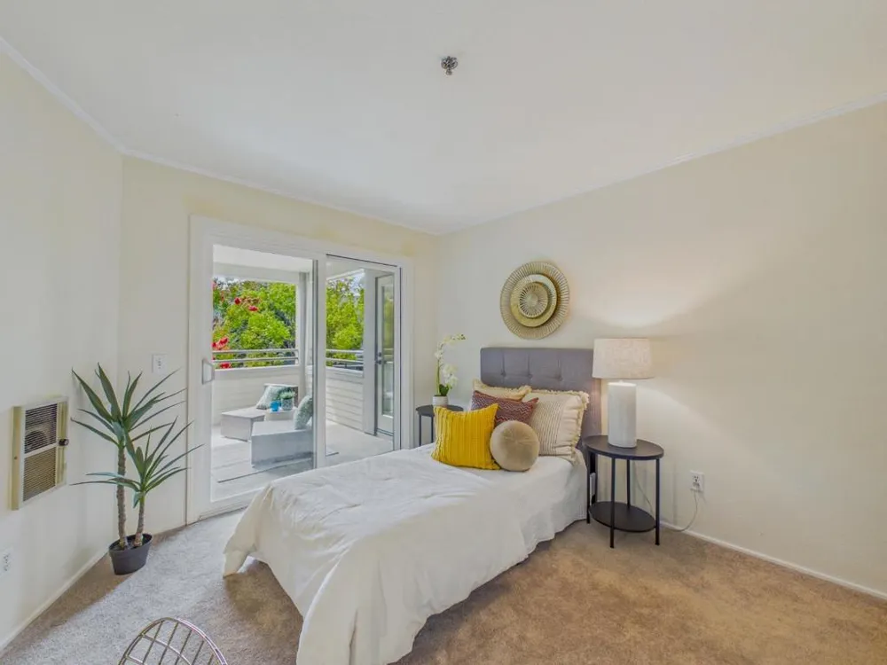 1271 Poplar Avenue #209 Sunnyvale, CA 94086