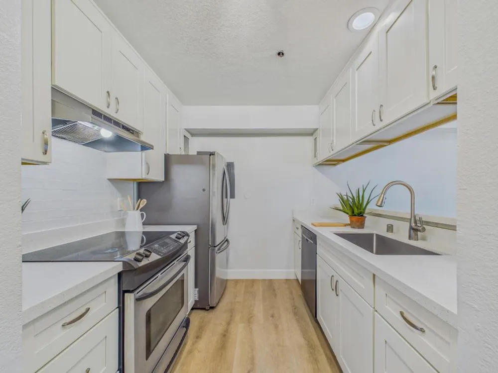 1271 Poplar Avenue #209 Sunnyvale, CA 94086