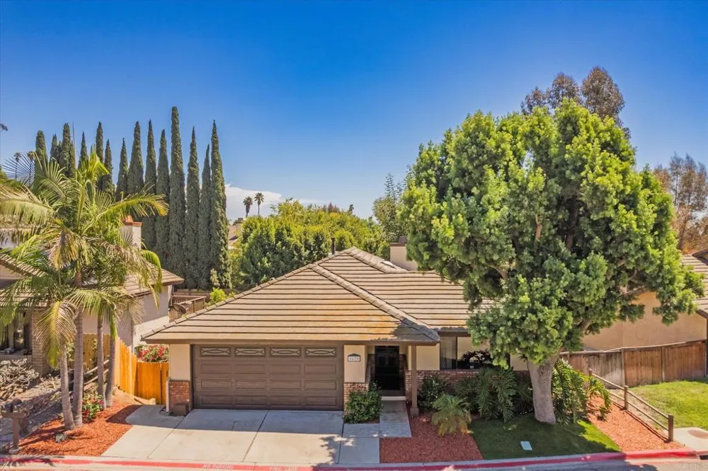 1679 Madrone Glen Escondido, CA 92027