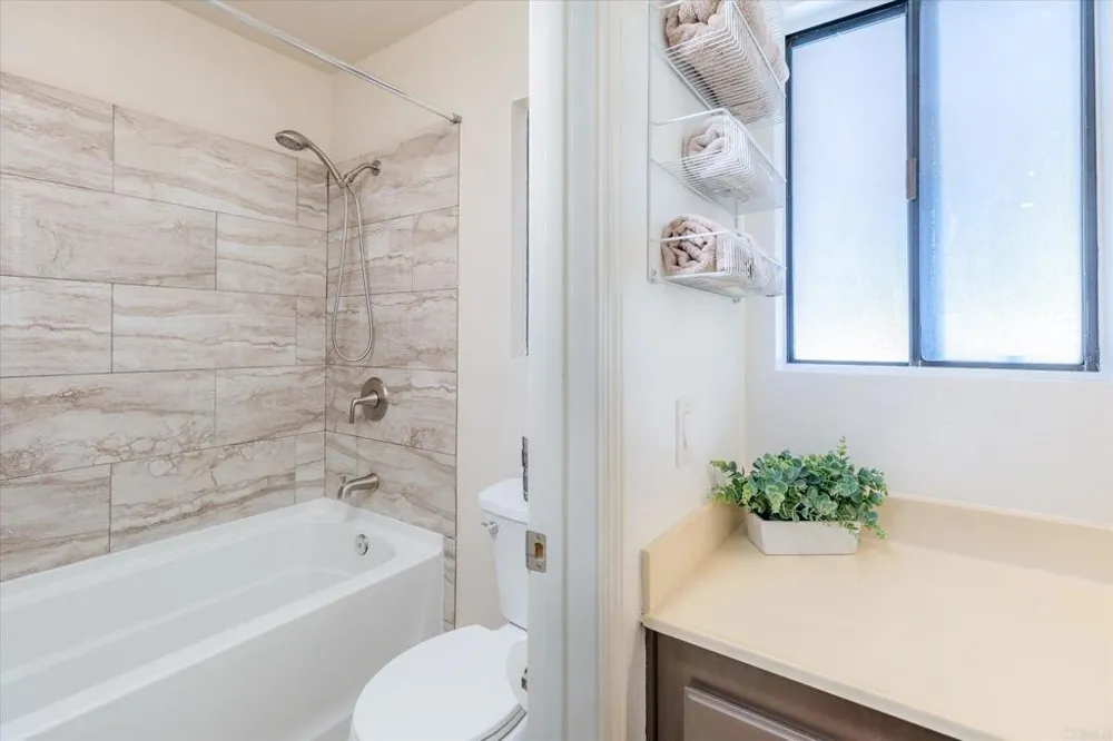 1679 Madrone Glen Escondido, CA 92027