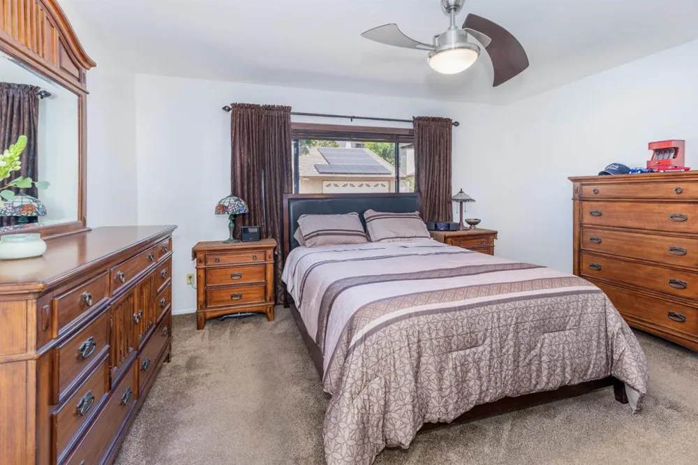 1679 Madrone Glen Escondido, CA 92027