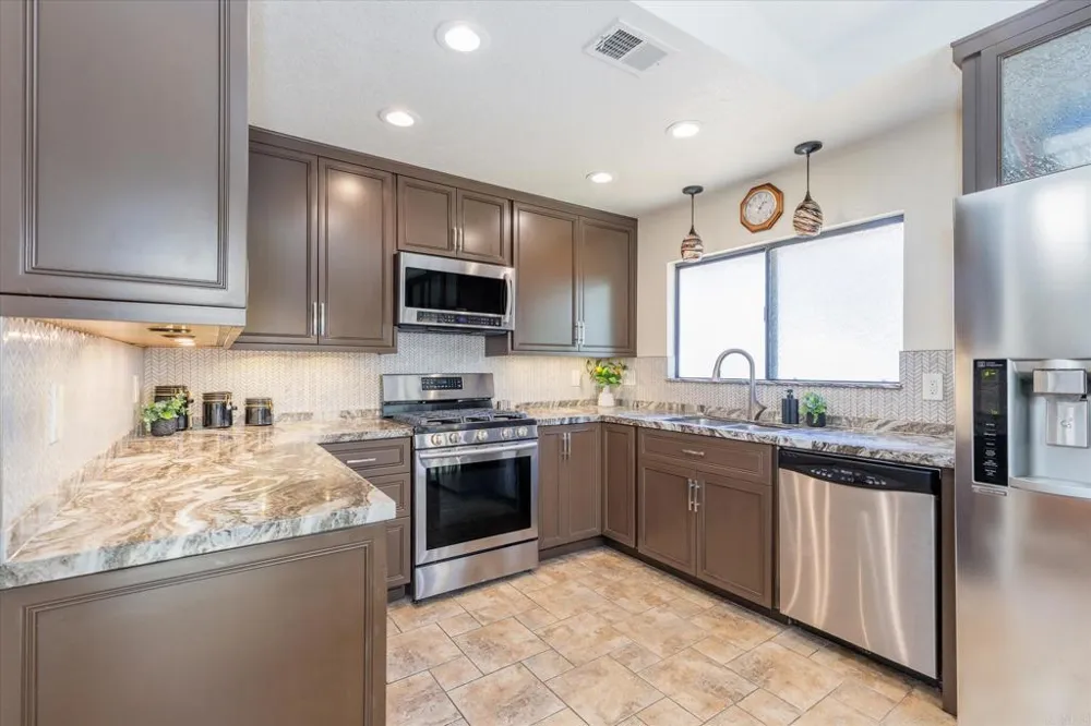 1679 Madrone Glen Escondido, CA 92027