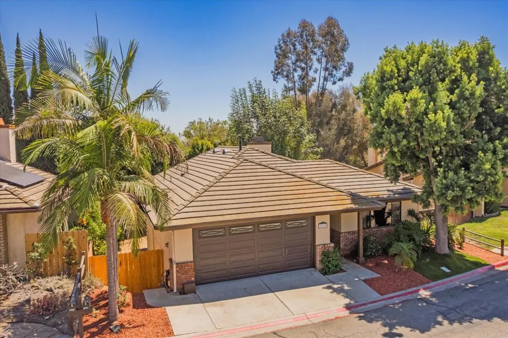 1679 Madrone Glen Escondido, CA 92027