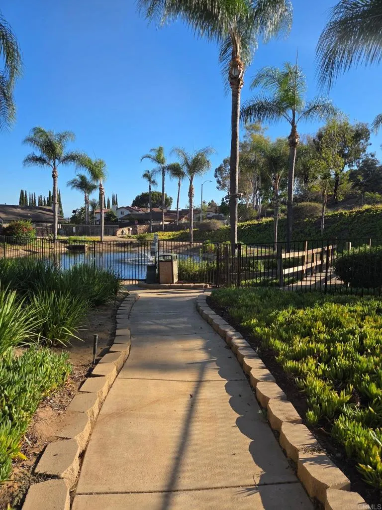 1679 Madrone Glen Escondido, CA 92027