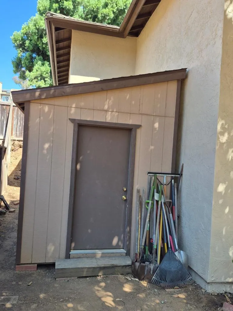 1679 Madrone Glen Escondido, CA 92027