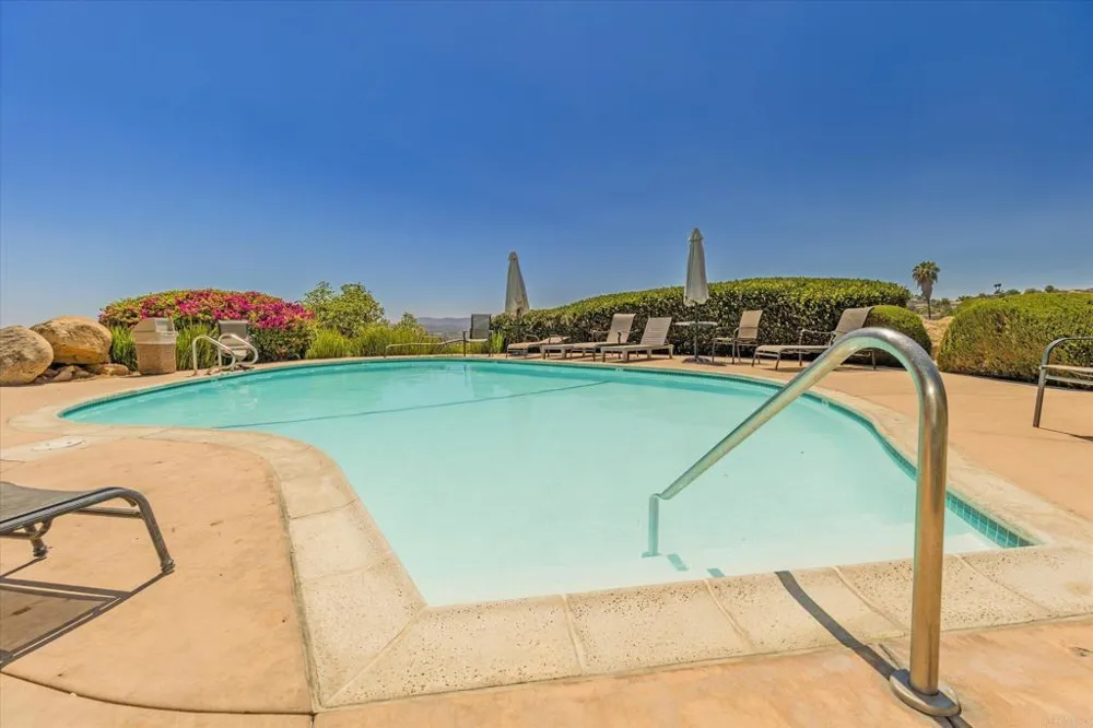 1679 Madrone Glen Escondido, CA 92027