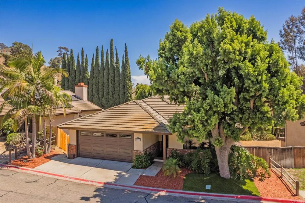 1679 Madrone Glen Escondido, CA 92027