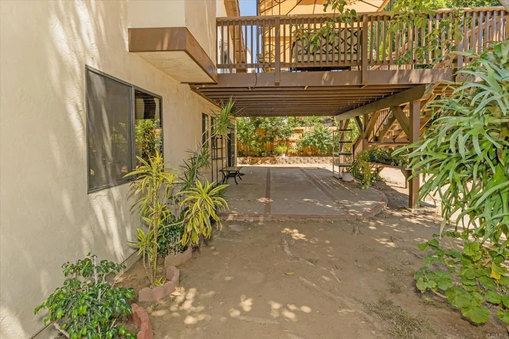 1679 Madrone Glen Escondido, CA 92027