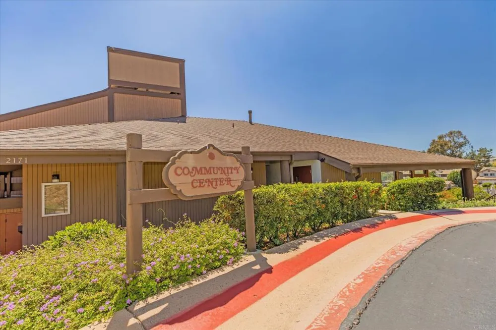 1679 Madrone Glen Escondido, CA 92027