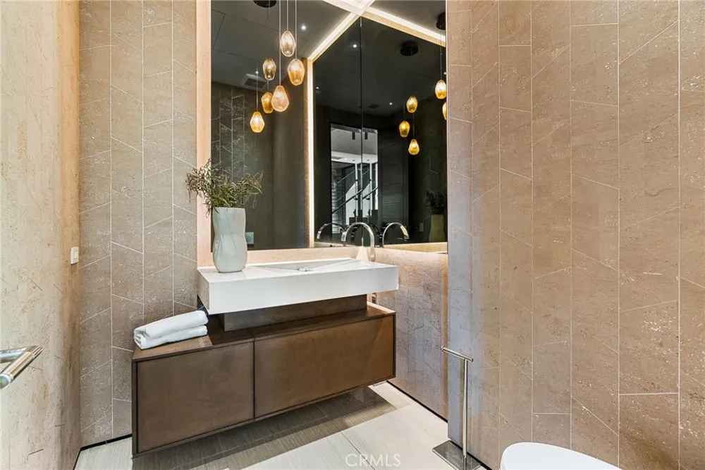 6517 Colgate Avenue Los Angeles, CA 90048