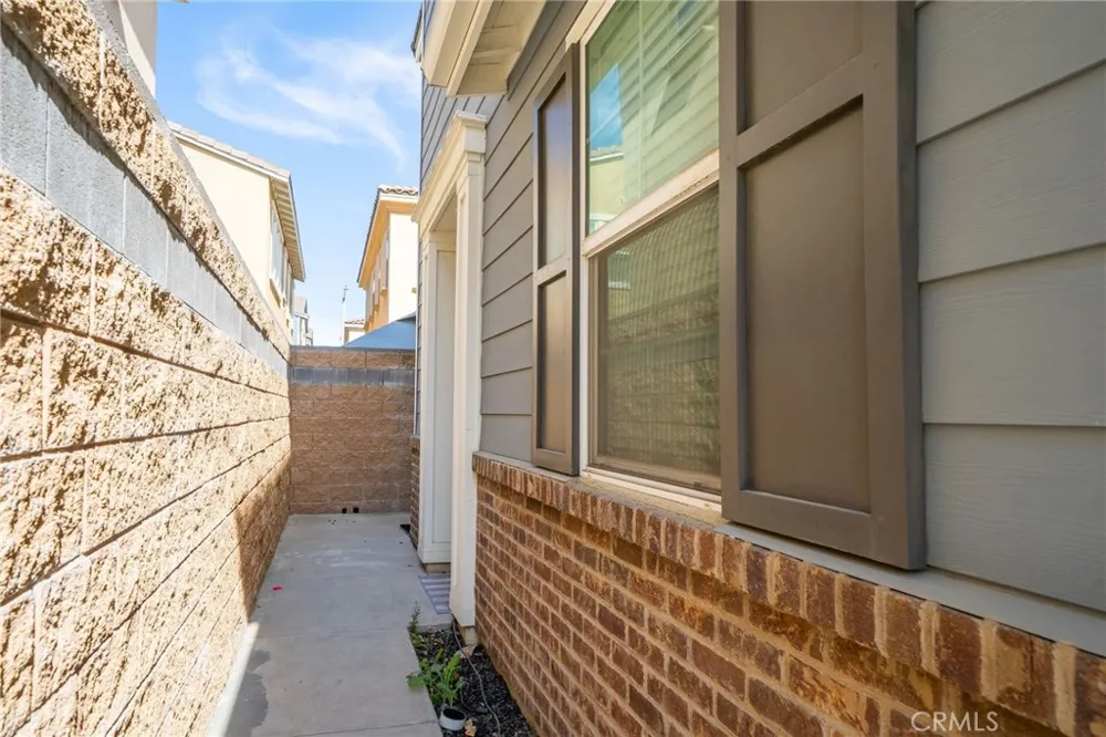 1606 Pear Tree Place Upland, CA 91784