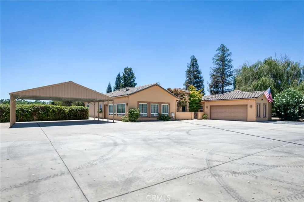 13715 E Nebraska Kingsburg, CA 93631