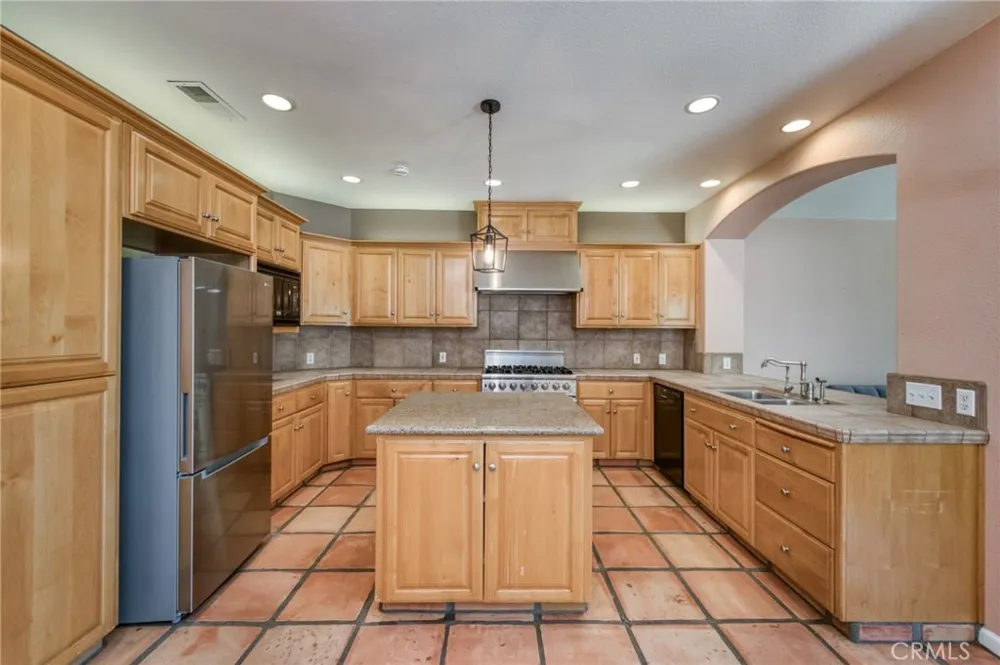 13715 E Nebraska Kingsburg, CA 93631