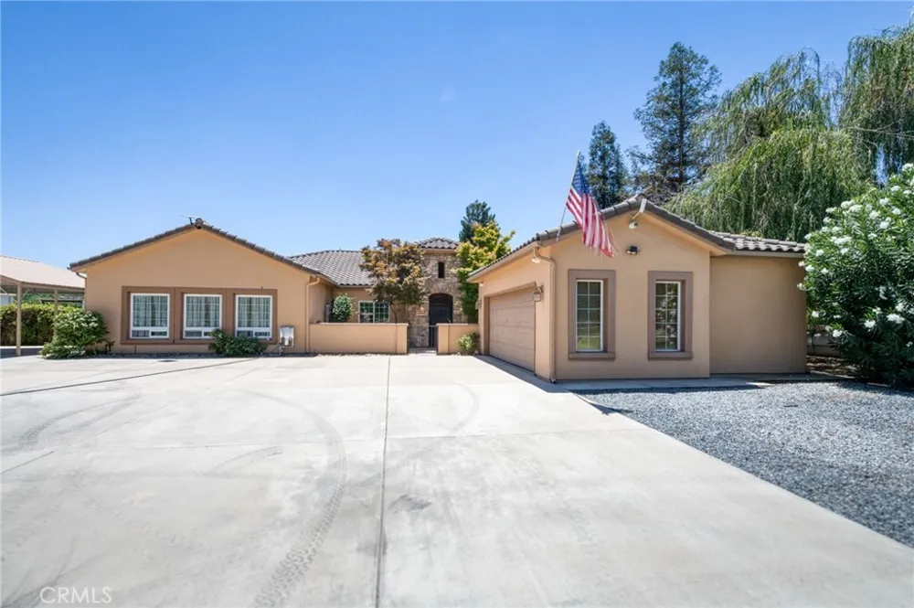13715 E Nebraska Kingsburg, CA 93631