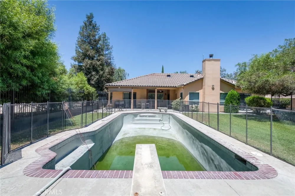 13715 E Nebraska Kingsburg, CA 93631
