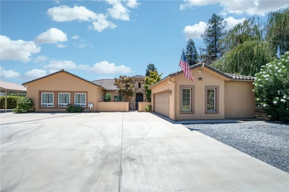 13715 E Nebraska Kingsburg, CA 93631