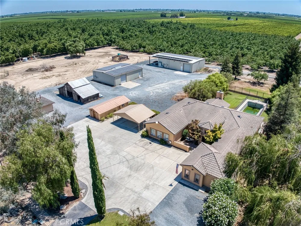 13715 E Nebraska Kingsburg, CA 93631