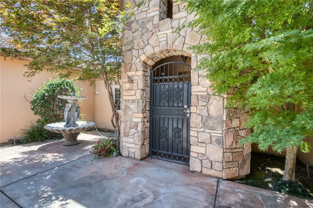 13715 E Nebraska Kingsburg, CA 93631