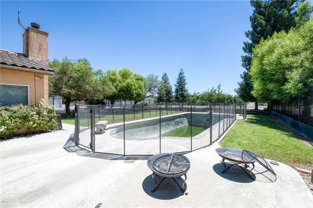 13715 E Nebraska Kingsburg, CA 93631