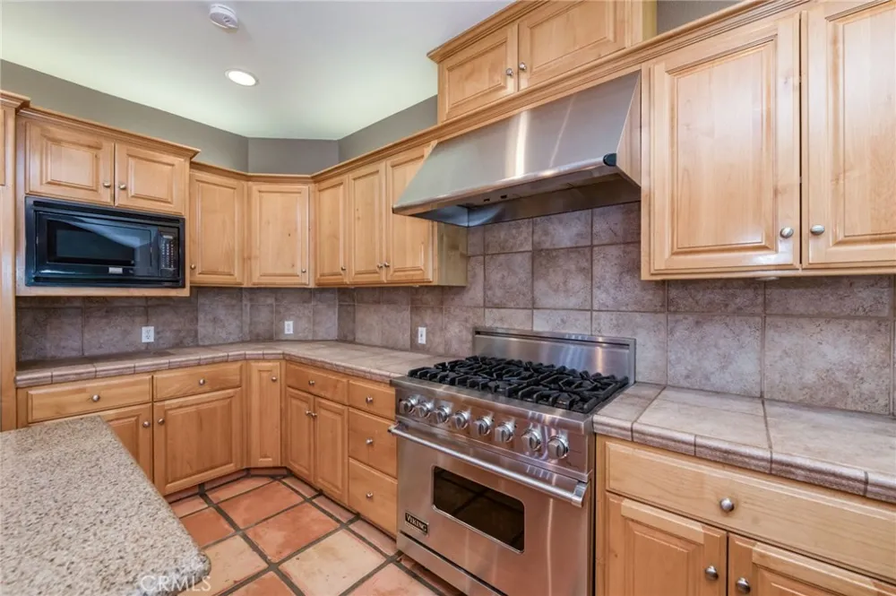 13715 E Nebraska Kingsburg, CA 93631