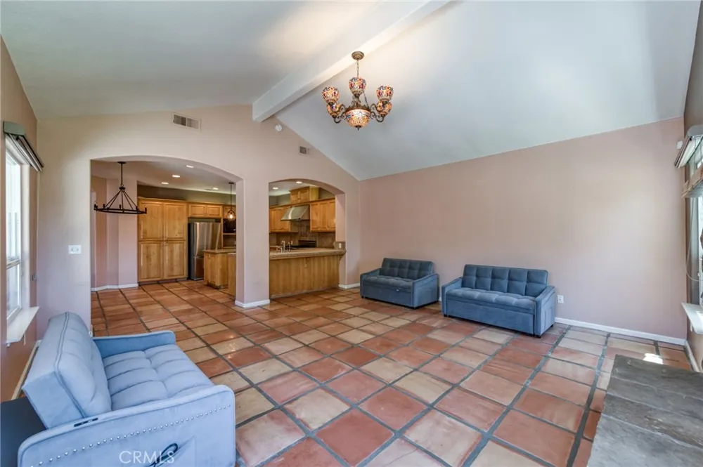 13715 E Nebraska Kingsburg, CA 93631